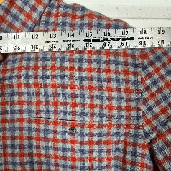 Johnnie o Hangin Out Button-Down Flannel Shirt Medium Long Sleeve Gray Red Plaid - Picture 4 of 9